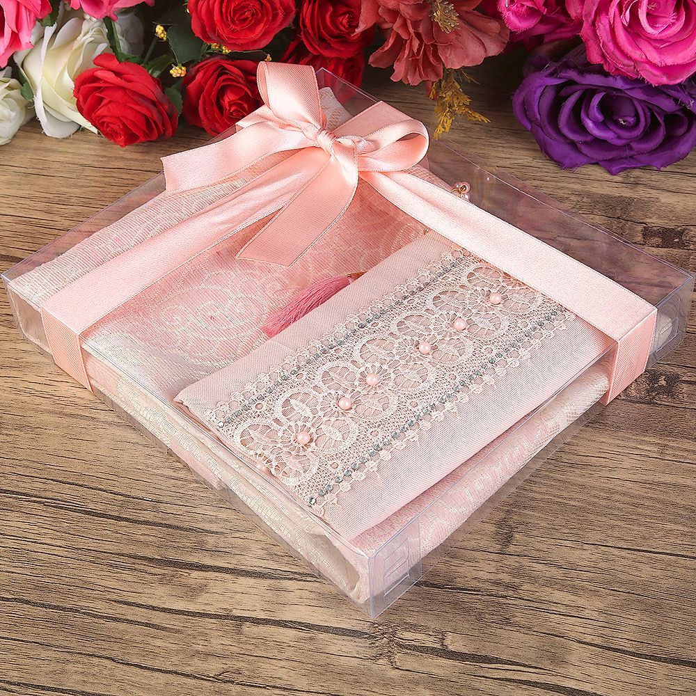 Hediyelik%20Seccade,%20Şal,%20İnci%20Tesbih,%20Asetat%20Kutulu%20(26×23cm%20450%20gr)%20Set-Pembe